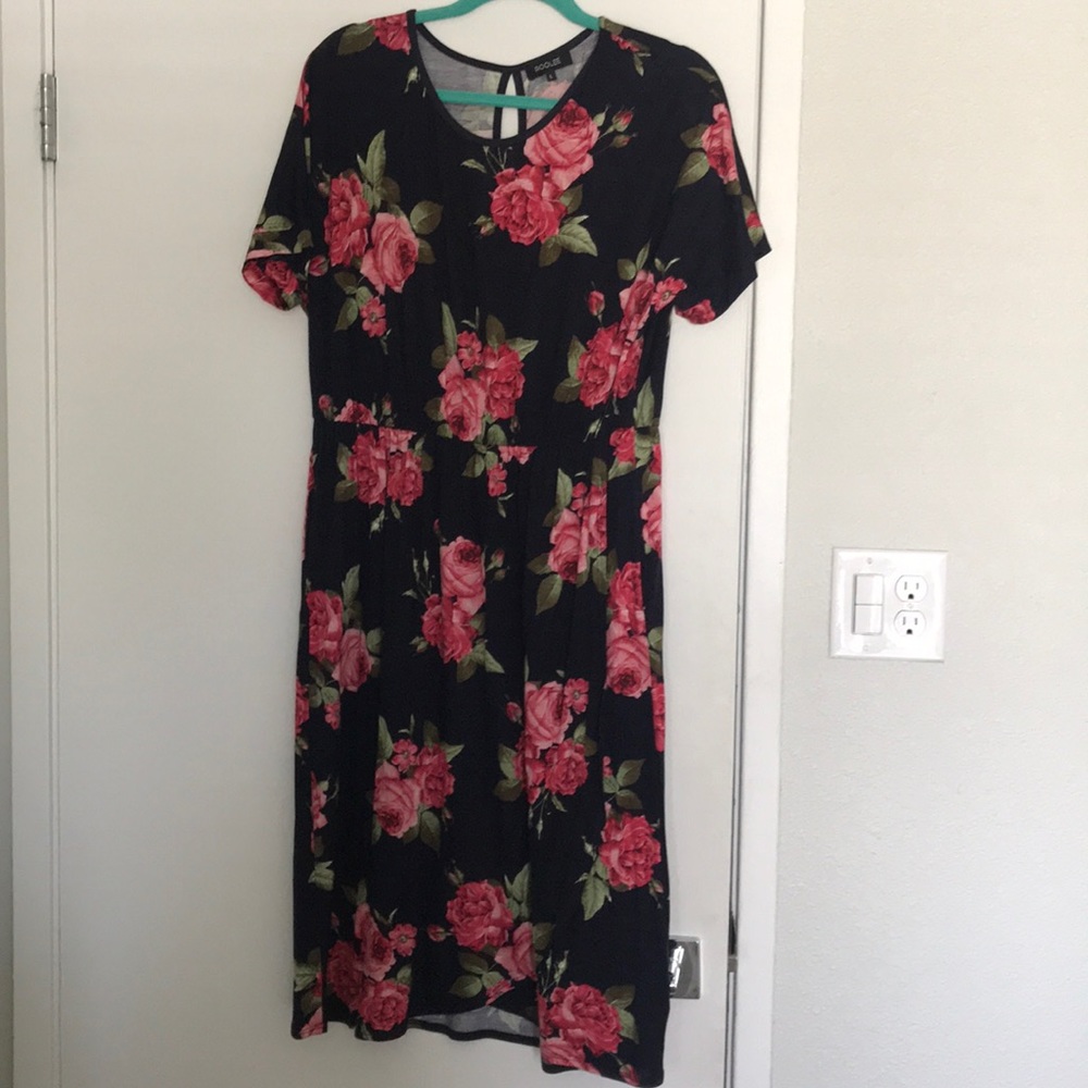 Flower Short Sleeve Mid-Length Dress. size L